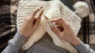knitting-tools-close-up